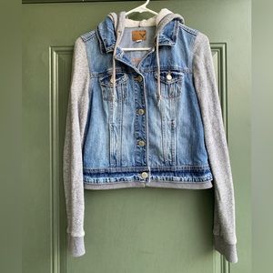 American Eagle Hooded Denim Jacket Cloth Sleeves Size Medium